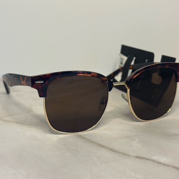 American Eagle Tortoiseshell & Gold Sunglasses NWT - Picture 1 of 4